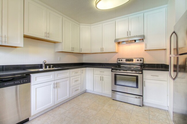 Building Photo - 6233 Montecito Blvd Unit 23 Rental