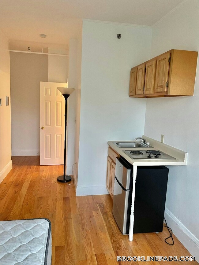 Photo - 1061 Beacon St Unidad 11