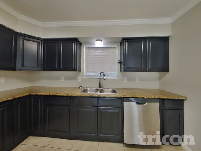 25568 Dogwood Ln