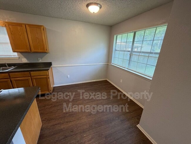 Photo - 203 Willana Ct
