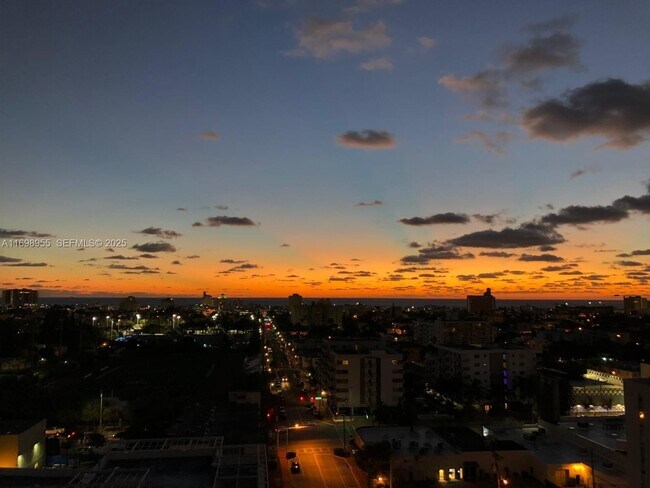 Building Photo - 1100 West Ave Unit 1401