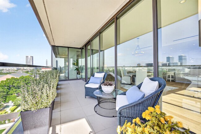 3433 Westheimer Rd Unit 702