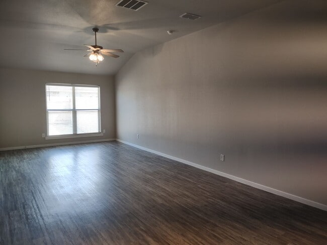 Photo - 2120 N Avenue J Unit B