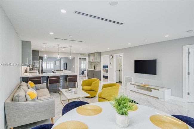 Photo - 1239 Washington St