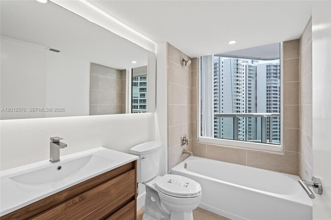 Photo - 21055 Yacht Club Dr Unidad 1903