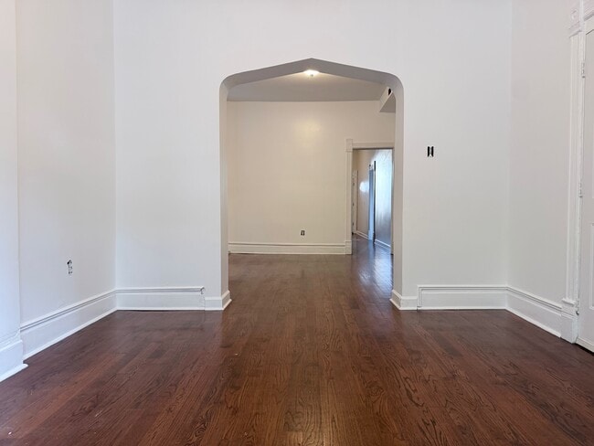 Photo - 1471 W Erie St Unit Apt 1