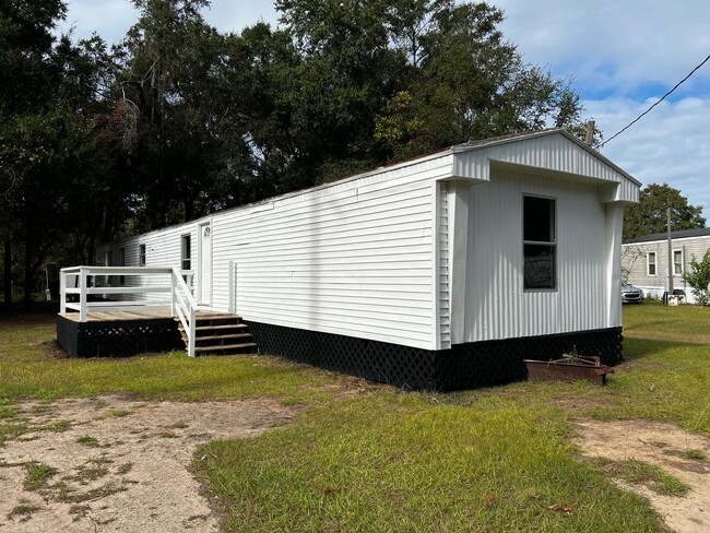 Mobile Home in St. Helena - Mobile Home in St. Helena