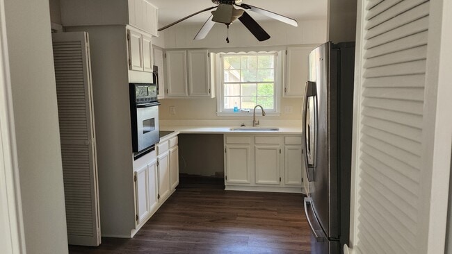 Photo - 900 Trowman Ln