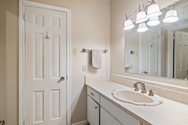 Photo - 10 Summit Cir