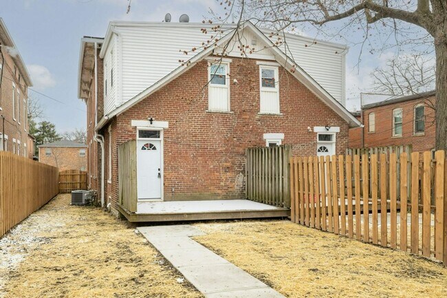 60 Clark Pl Unit 60