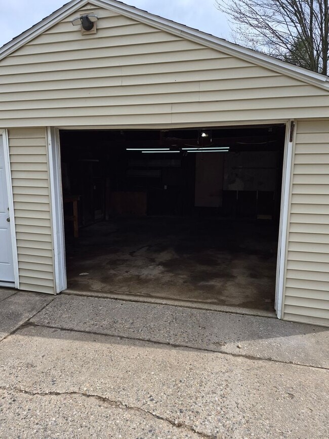 Photo - 4636 Wakefield Ave NE