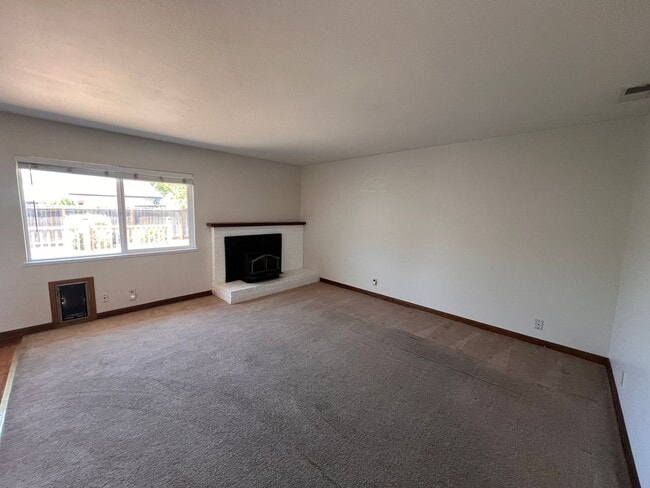 Photo - 3 Bedroom home for Rent