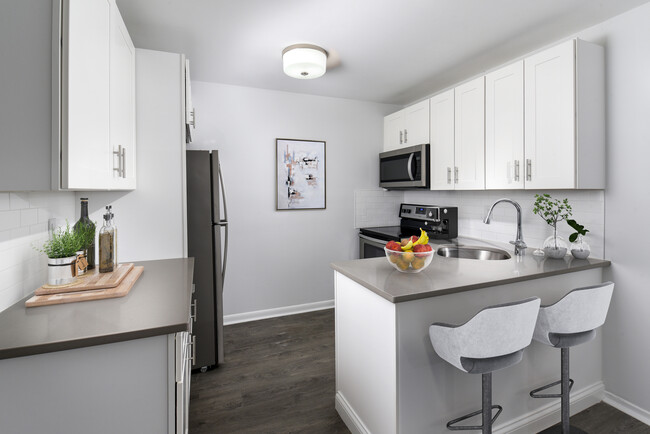 Photo - Chatham on Main