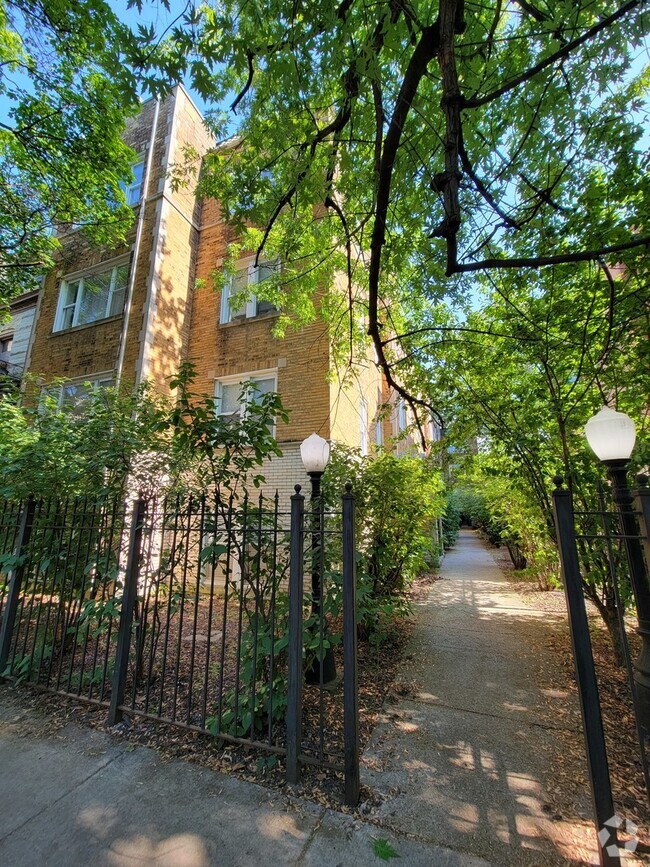Building Photo - 611.5 W Arlington Pl Rental