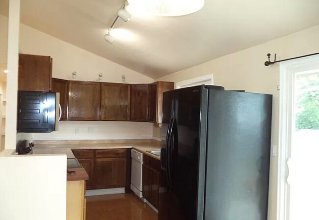 Photo - 336 Bannock St