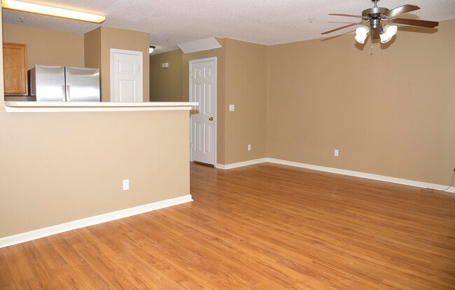 Photo - 406 Crooked Pine Trail