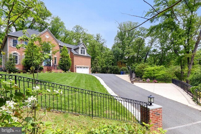 Photo - 6526 Dearborn Dr