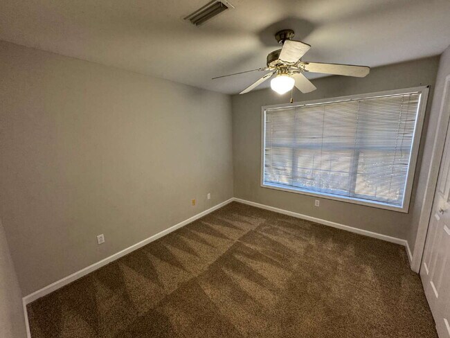 Photo - 100 Wembley Ct