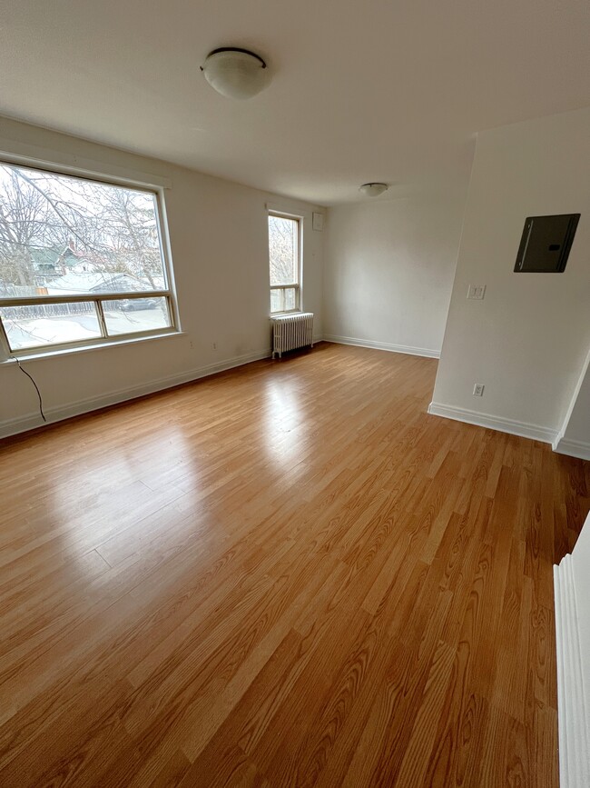 Photo - 16 Church St E Unit 11