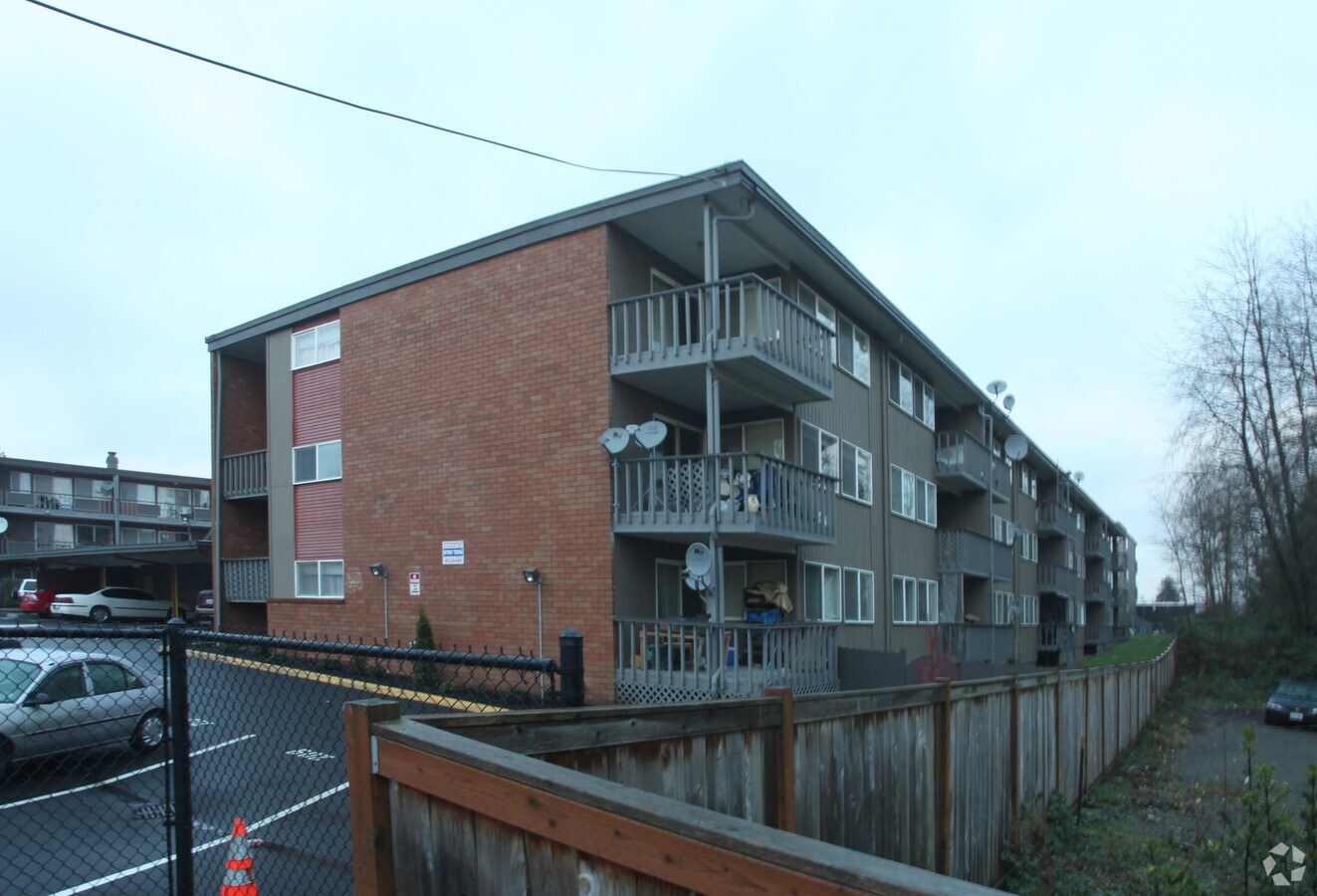 Photo - Edgewood Apartments