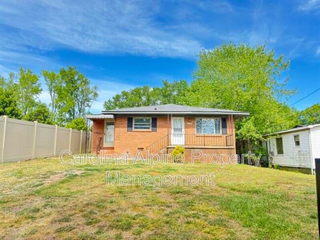 Photo - 1320 Kenly St