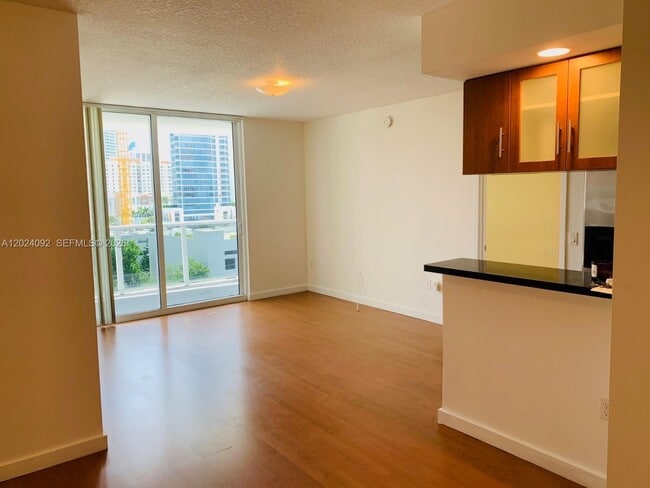 Photo - 601 NE 23rd St Unit 804