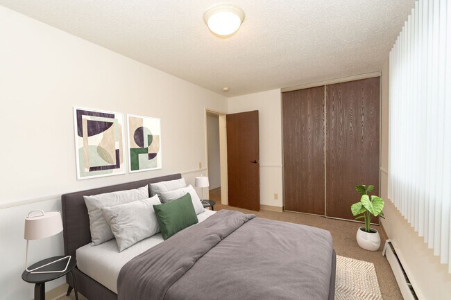 Photo - Richland Court Apartments