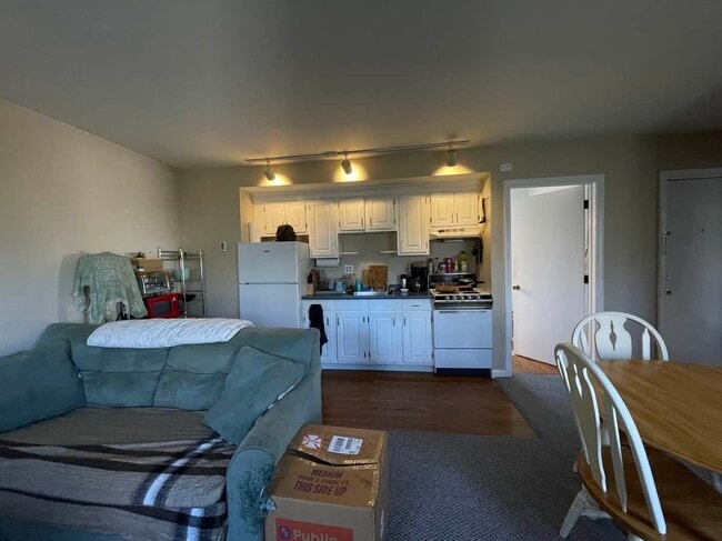 Photo - 7 Cedar St Apartments Unit 2