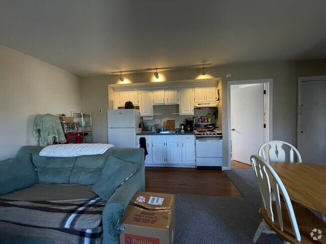 Building Photo - 7 Cedar St Unit 2 Rental