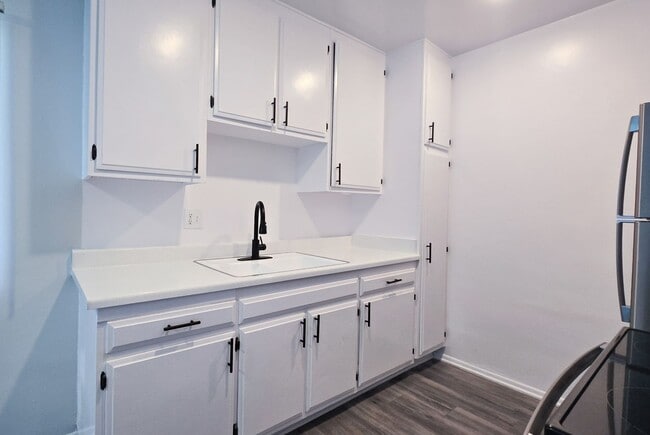 Photo - 18424 Halsted Avenue