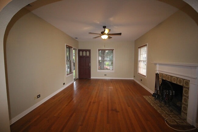 Photo - 139 Thomas Jefferson Dr
