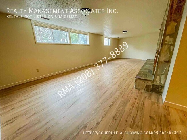 Photo - 4820 Wedge St