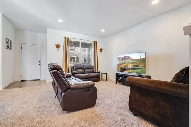 Photo - Beautiful New Build 3 Bed 2.5 Bath Cornelius Rental Home.