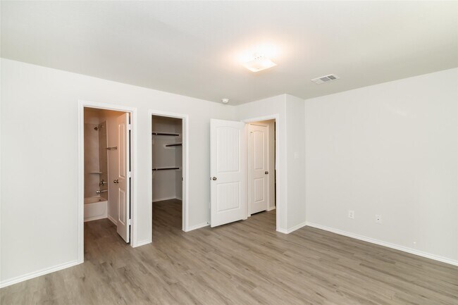 Photo - 8623 Doris Oaks Cir