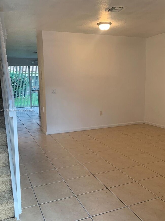 Building Photo - 2457 Centergate Dr Rental