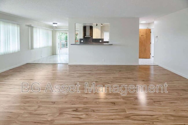 Photo - 480 Crescent St