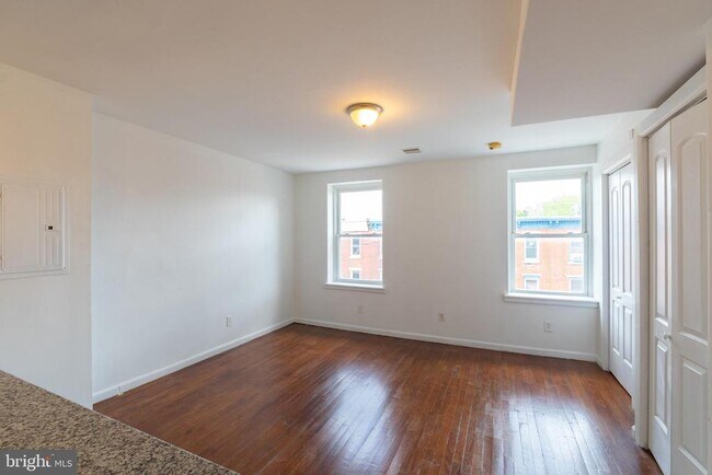 Photo - 305 N 41st St Unit 3