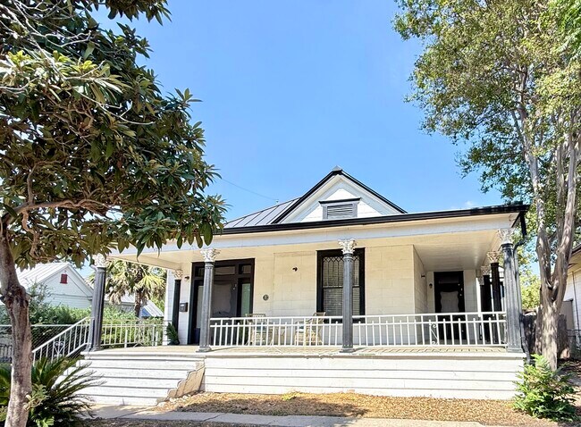 Building Photo - 429 E Carson St