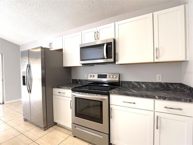 Photo - 732 Casterton Cir