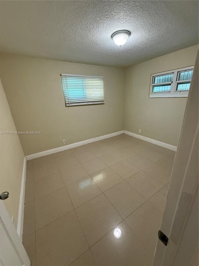 Photo - 3 bedroom in Ft Lauderdale FL 33312