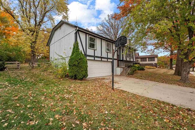 Photo - 16 Penfro Dr