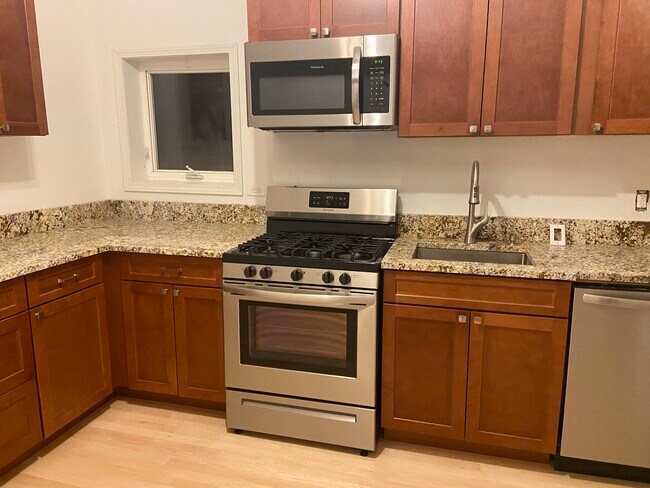 Photo - 2939 W Warren Blvd Unit Floor 1