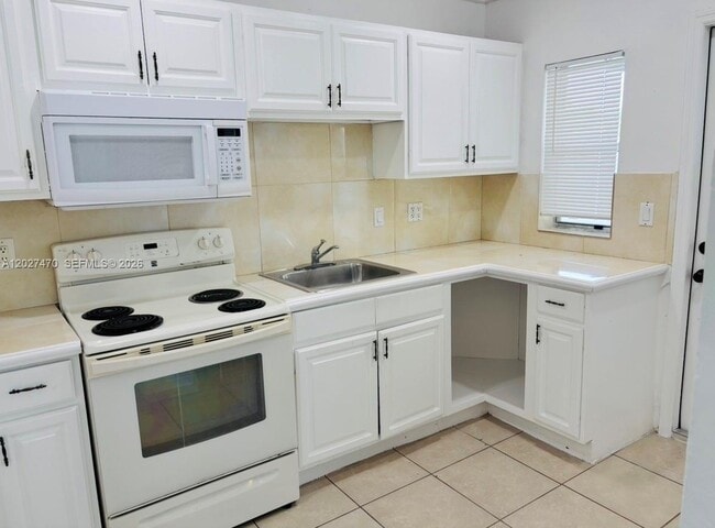 Photo - 14400 Polk St
