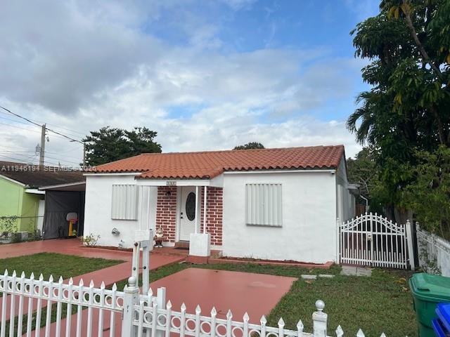 Building Photo - 3361 NW 16th St Unit B