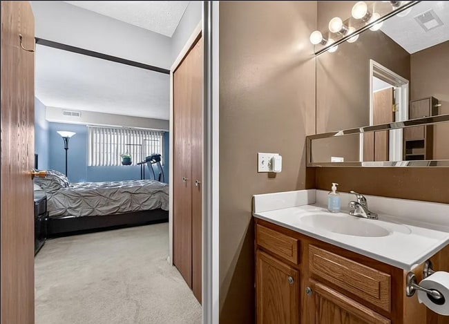 Photo - 10373 Glenway Dr Unit 10373