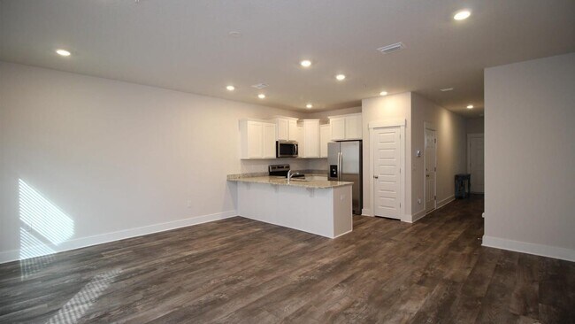 Photo - 1635 Iroquois Ct