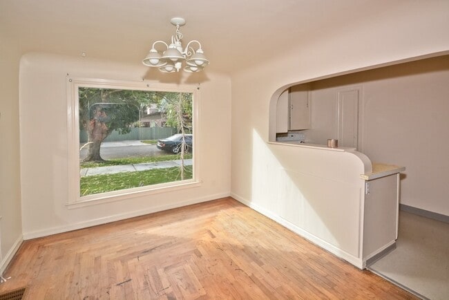 Photo - 1714 Heron St