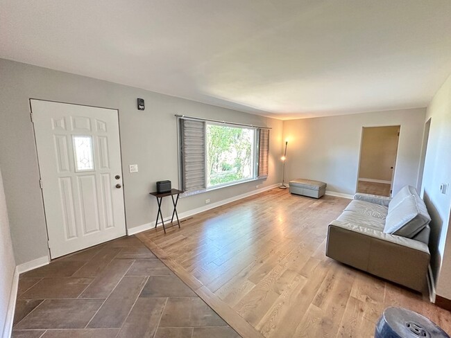 Photo - 2025 Sherman Blvd