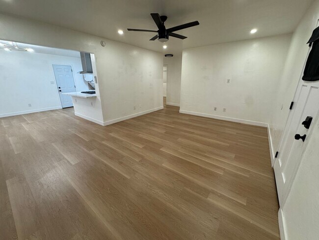 Photo - 569 Park Way Unit D