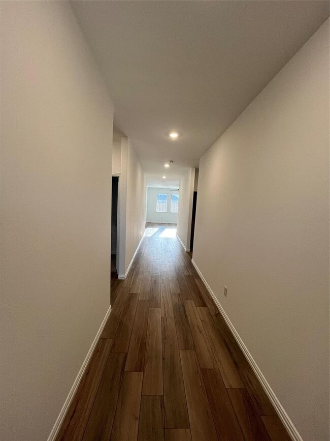 Photo - 1520 Van Gogh Dr